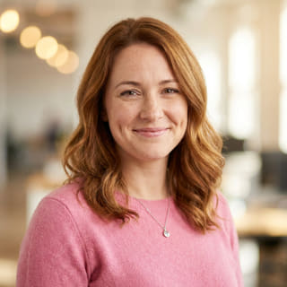 Responsable du support client chez Zénith Rendoire, Emily Watson
